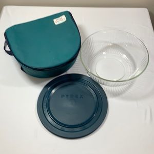 Pyrex Portables 7404-S 4.5 Quart Ribbed Bowl /Case